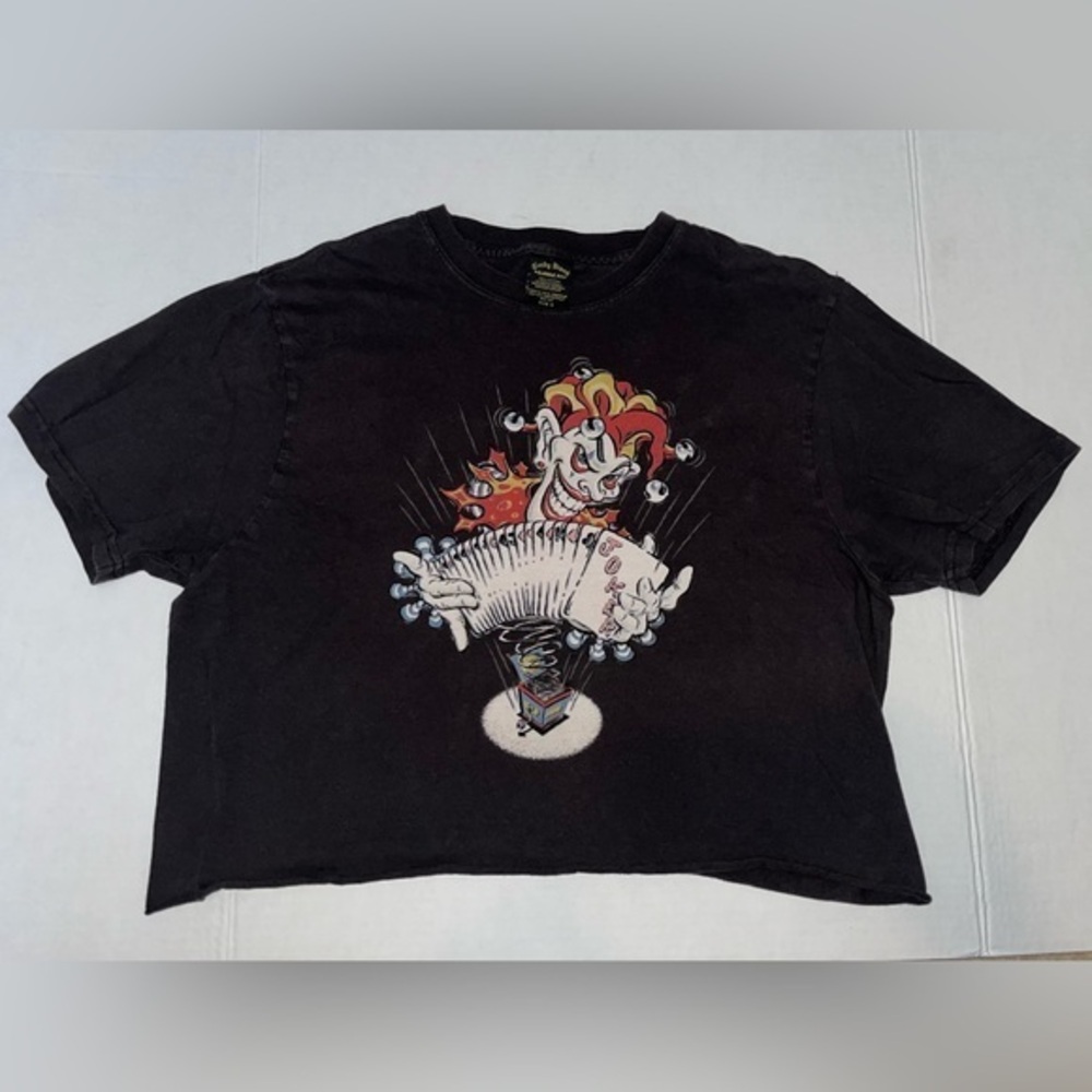 Lucky Brand CROPPED Graphic T-Shirt Medium  Made in USA Vintage Distressed Y2K